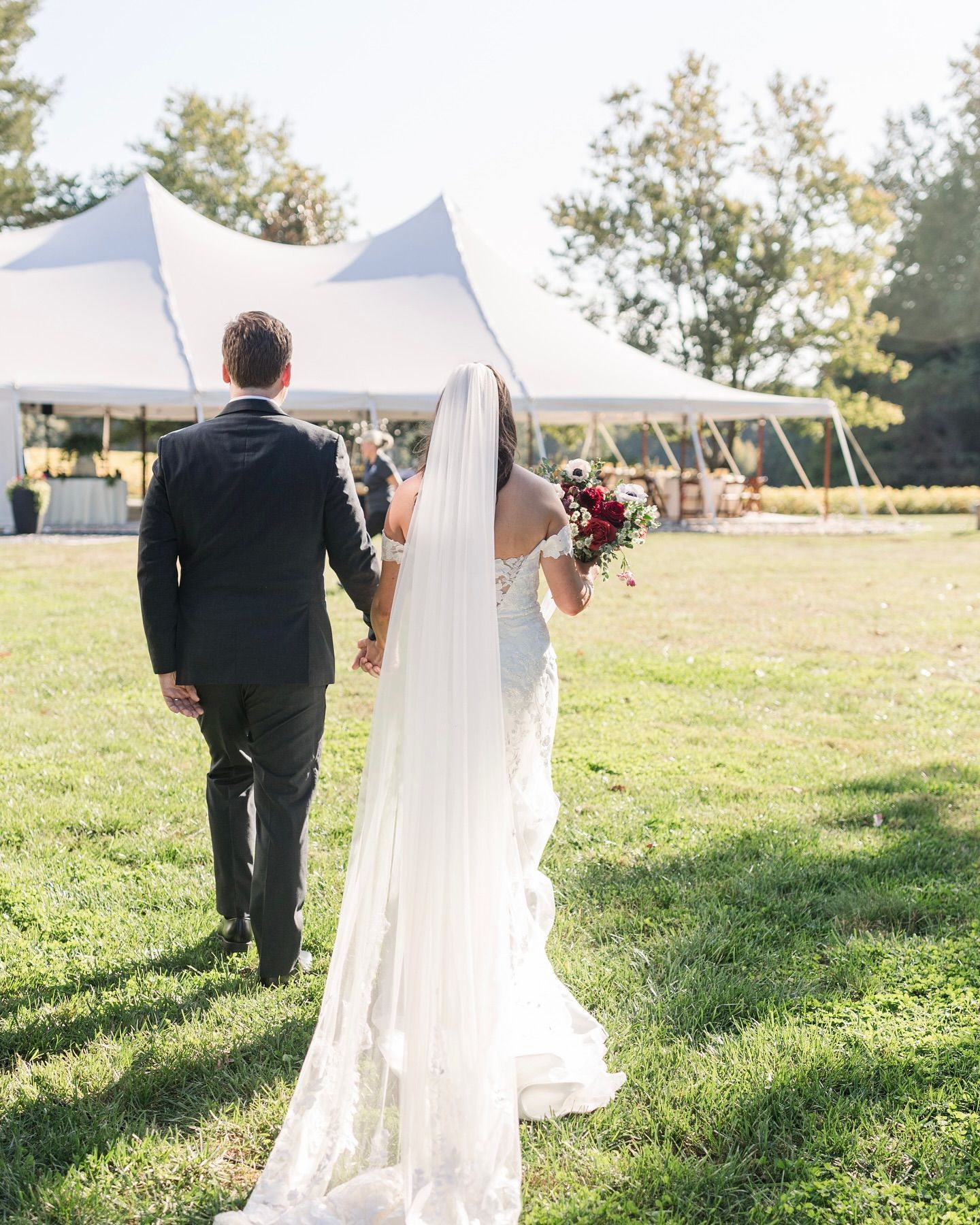 HIGH-PEAK-POLE-TENT-INCLUDED