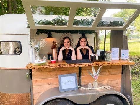 MIX-&-MINGLE-BAR-SERVICE