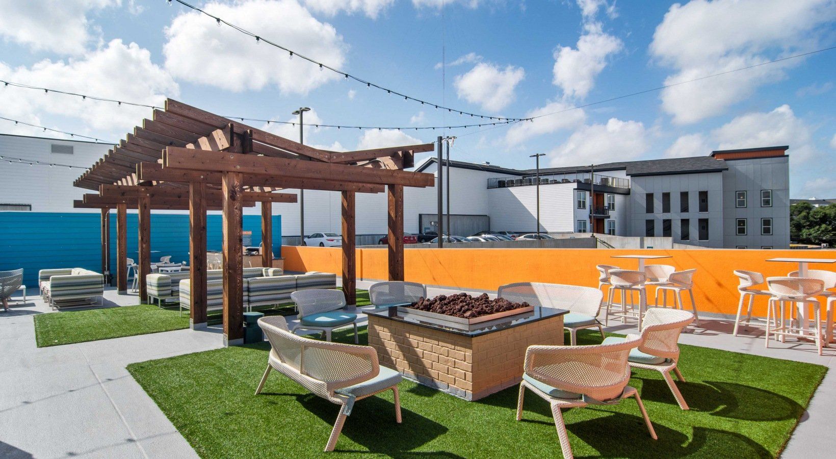 Apartment Sky Lounge | 2050 Morningside