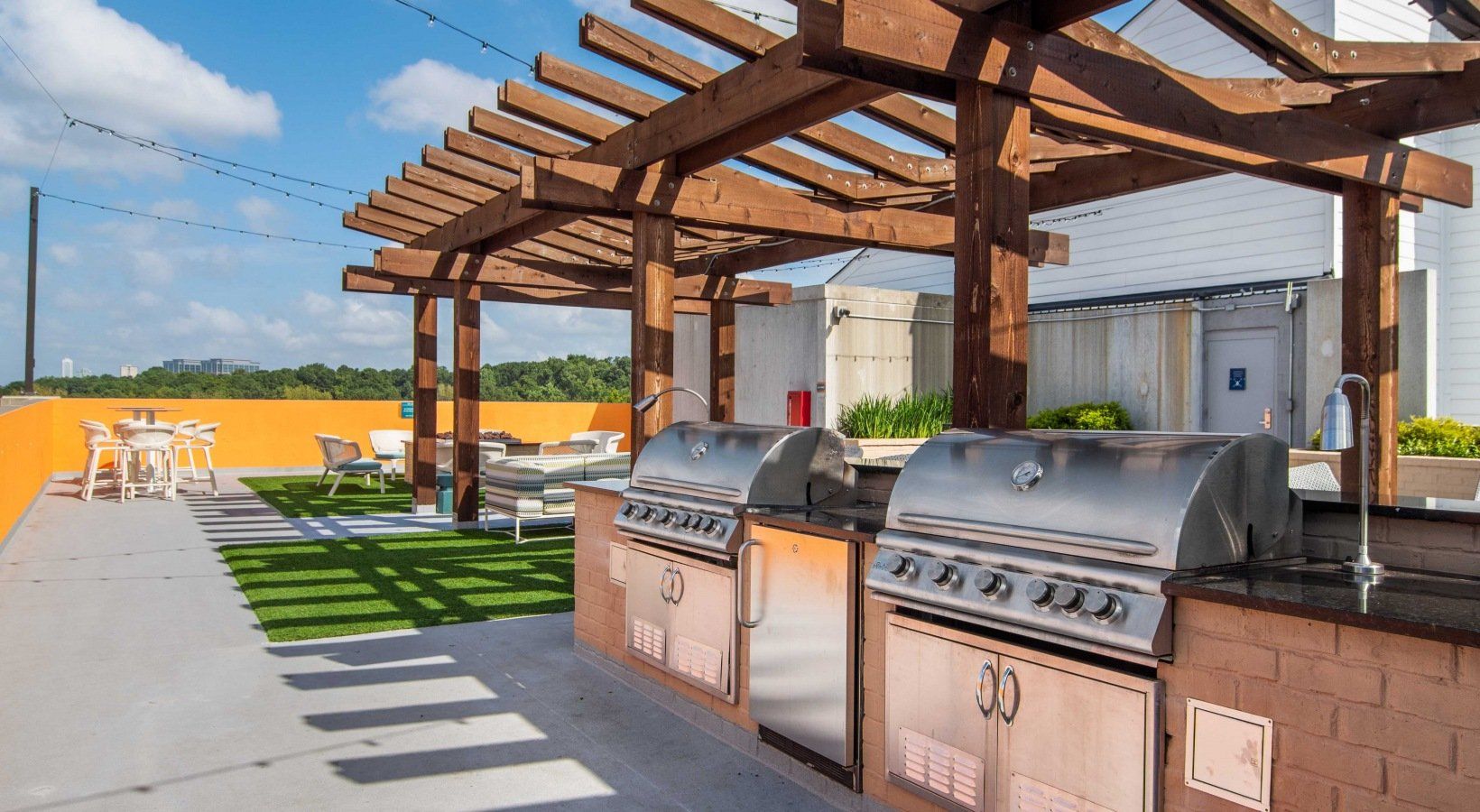 Apartment Sky Lounge with Grill Station | 2050 Morningside