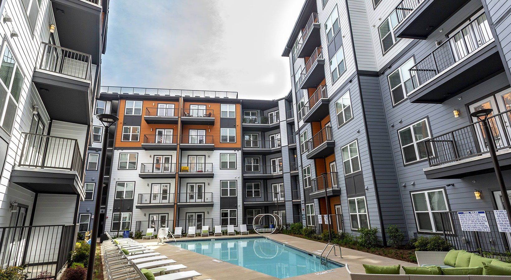 Apartment Building Exterior View  | 2050 Morningside