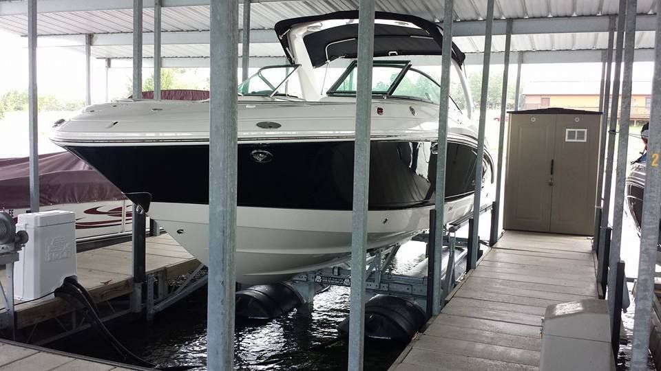 Install the Perfect Boat Lift for Your Midwestern Dock With Mac's Docks Today!