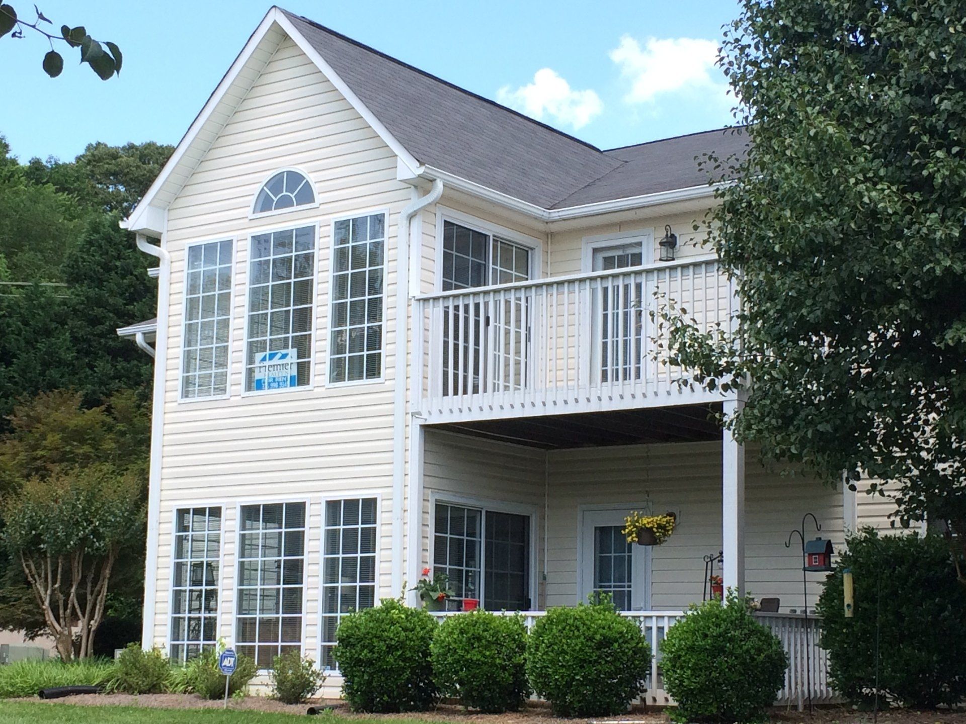 126 River Oaks Ct. exterior