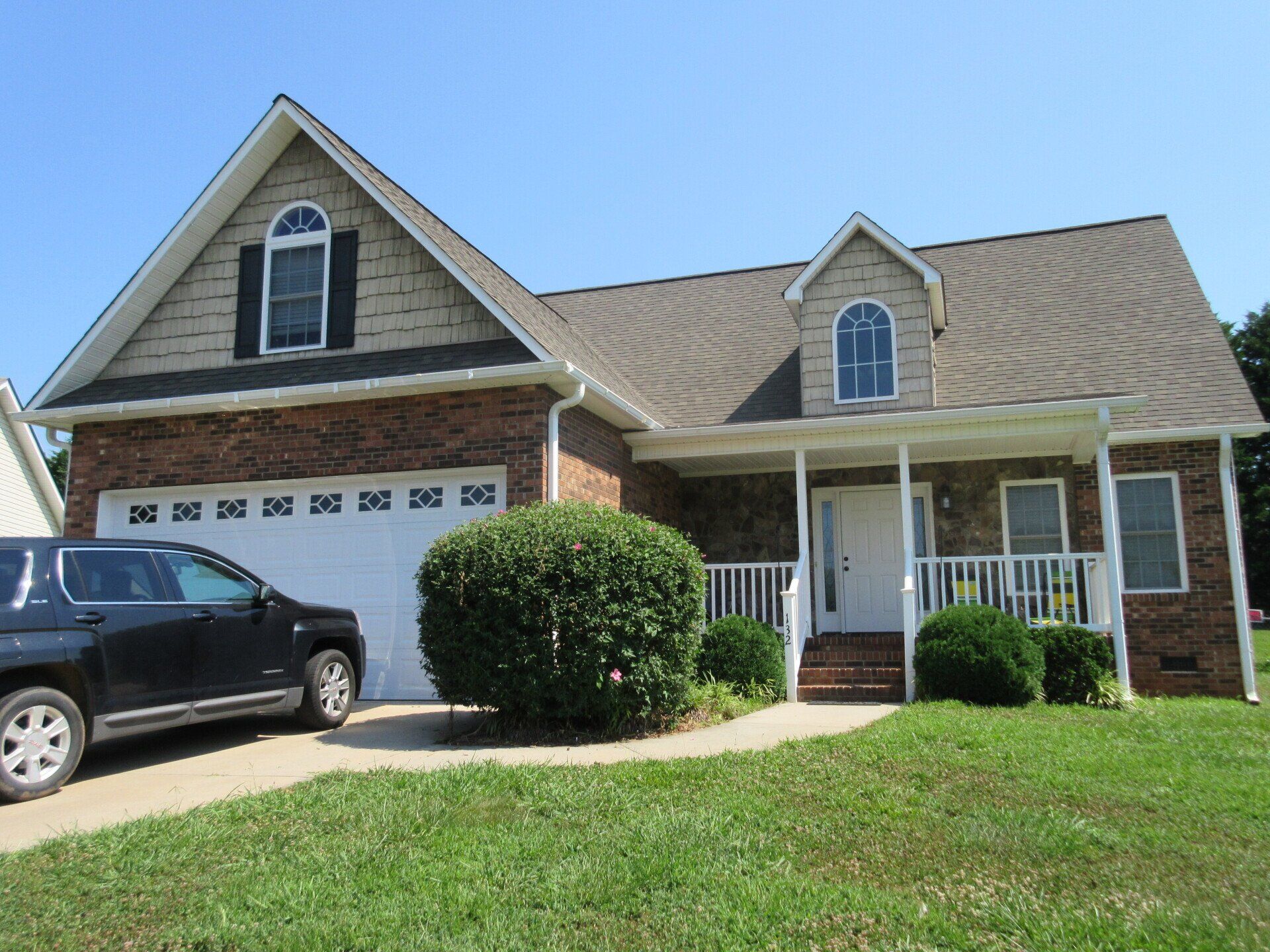 132 Applegate Court exterior