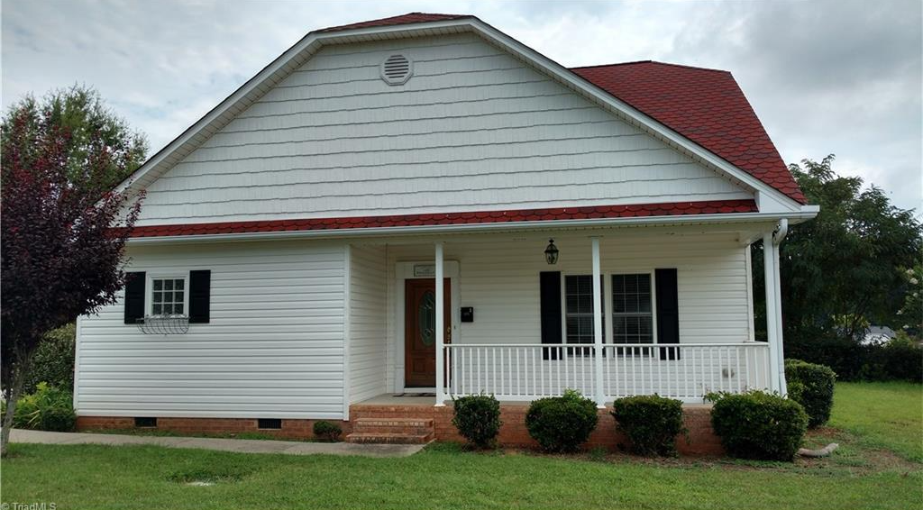 215 Oak Street Exterior