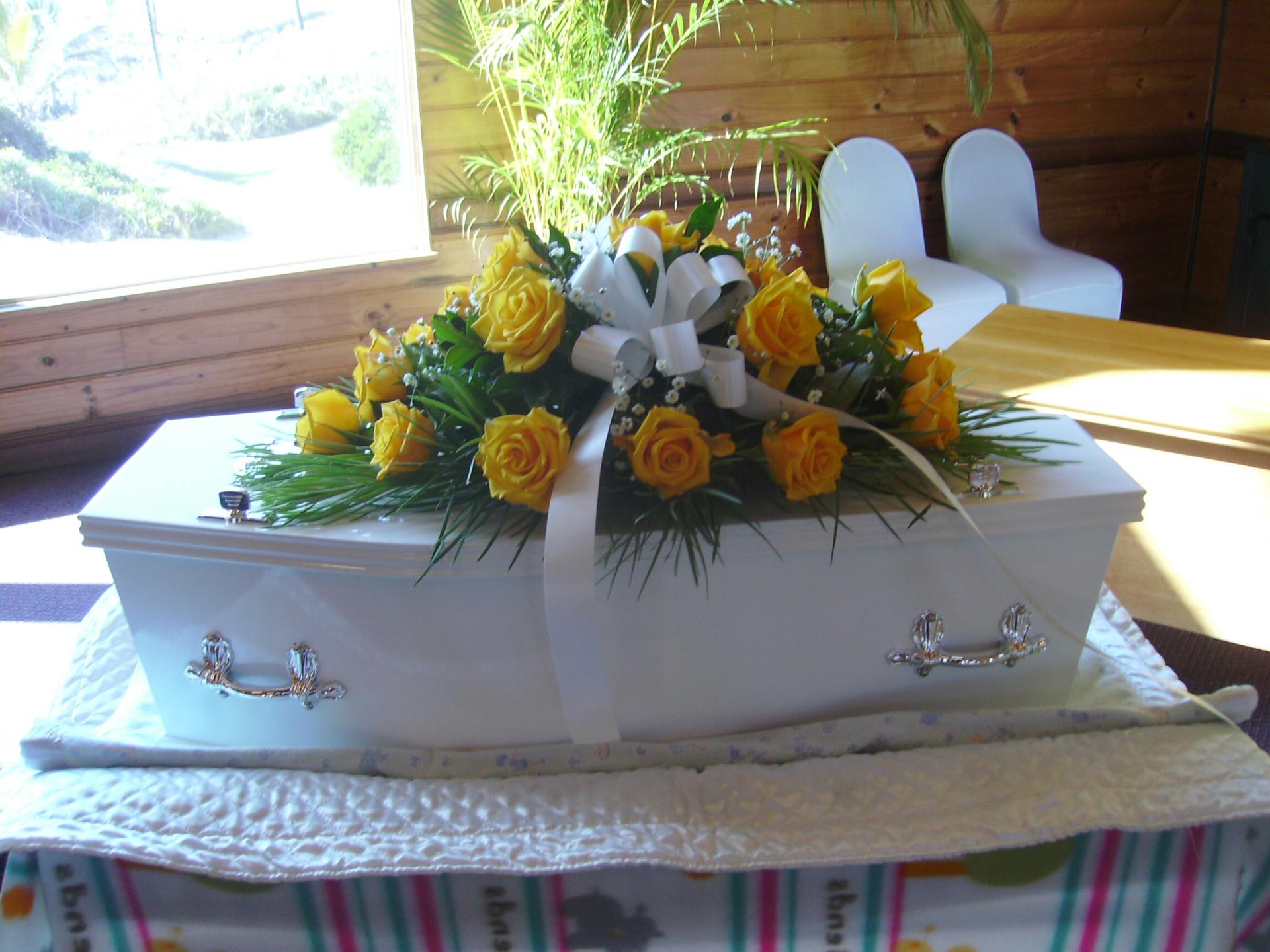 Flower – Funeral tributes in Rockhampton, QLD