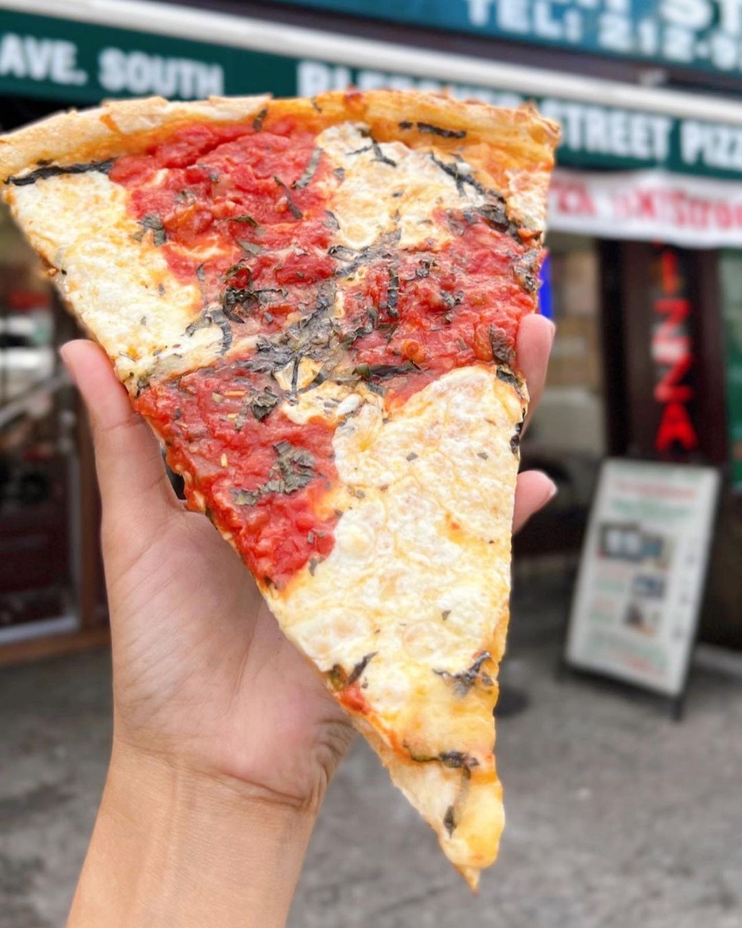 New York Style Pizza with a Thin and Crispy Crust