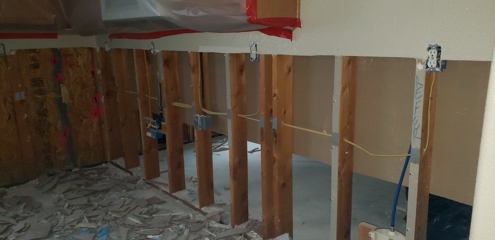 A room with a lot of wooden beams in it.