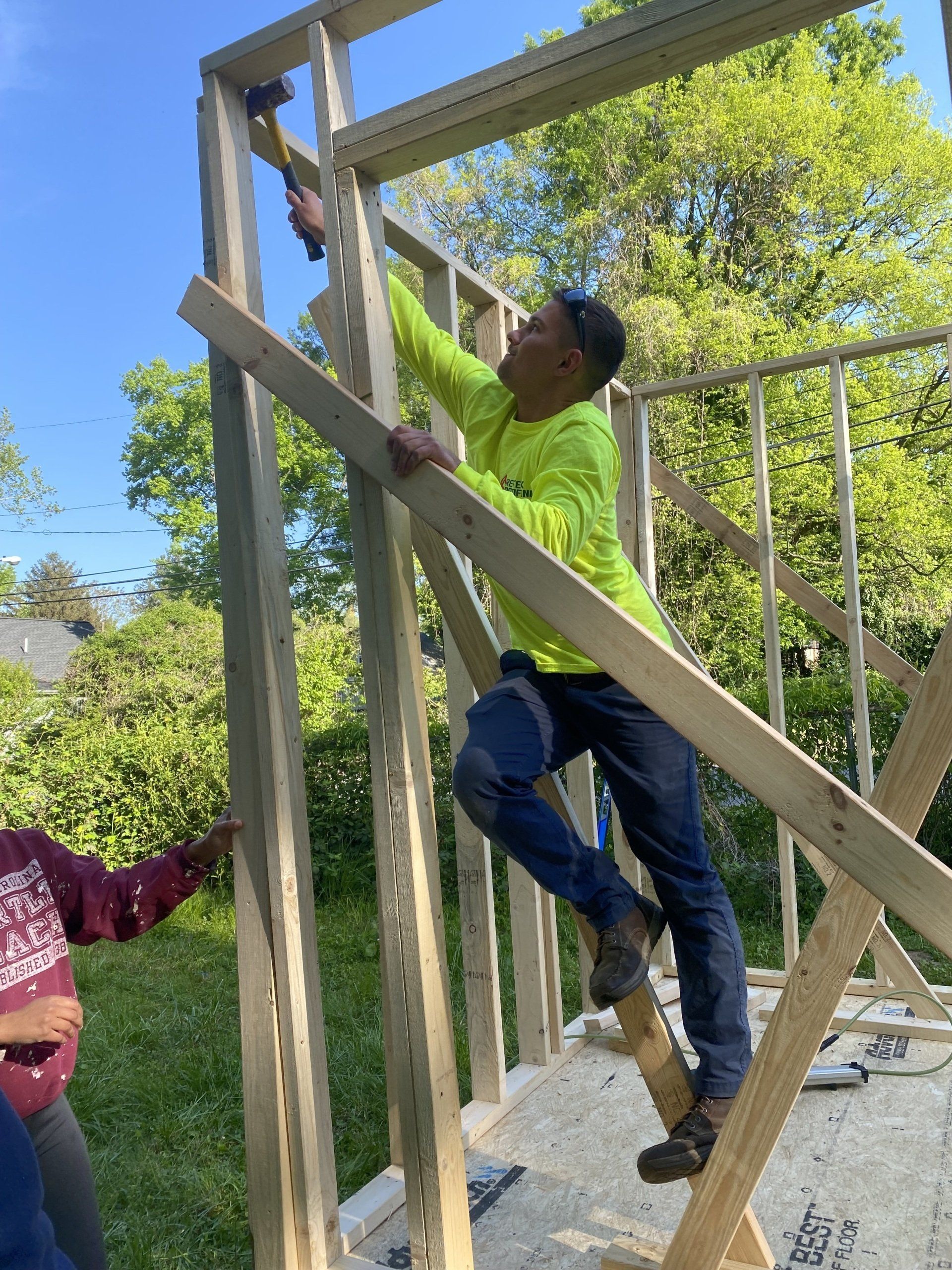 Image of RETEX’s Cale Kammerling volunteering with Richmond Habitat for Humanity in April 2022.