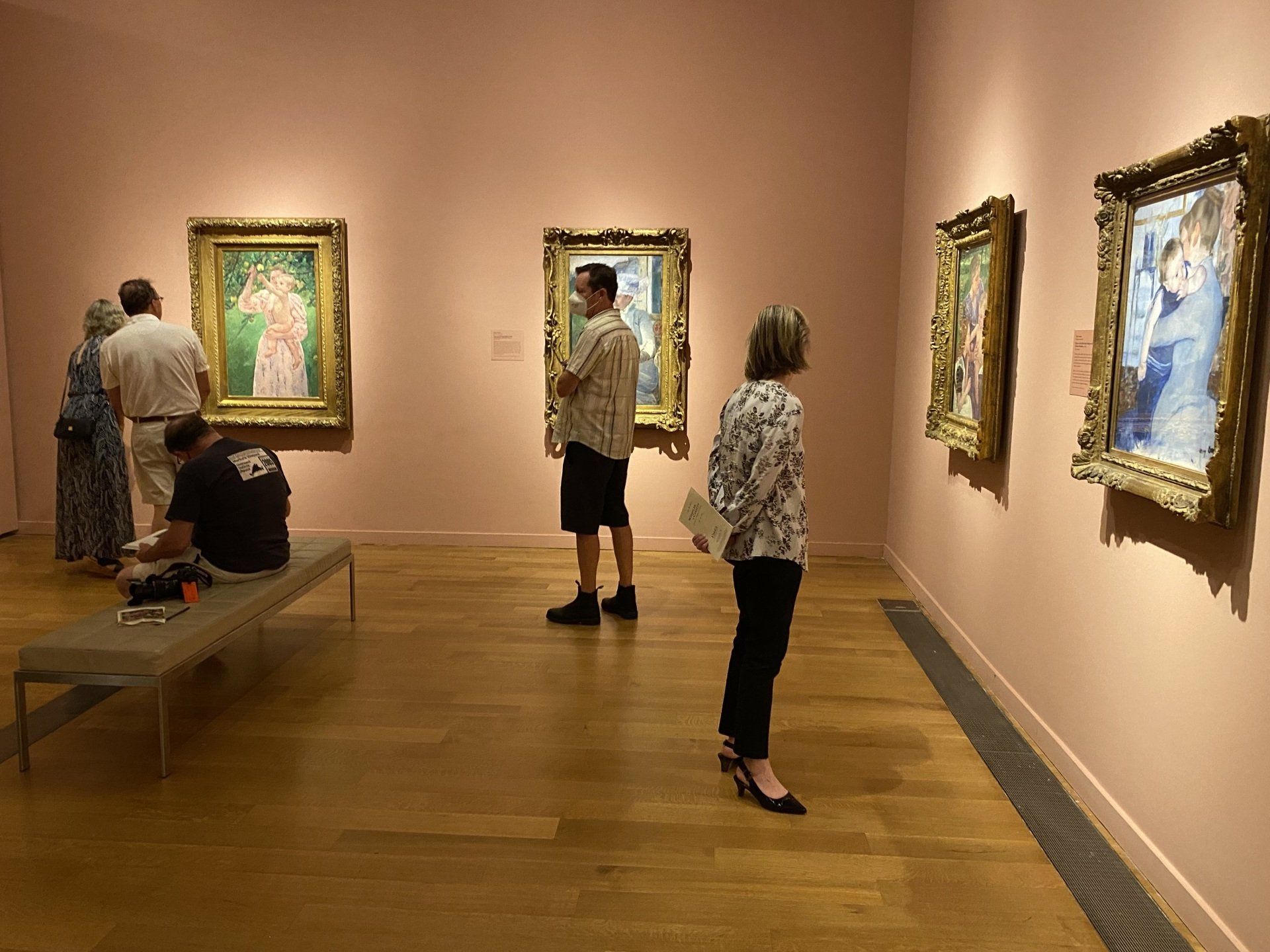 A photo of visitors admiring paintings at the Virginia Museum of Art. Taken by RETEX's Katelyn Lewis.
