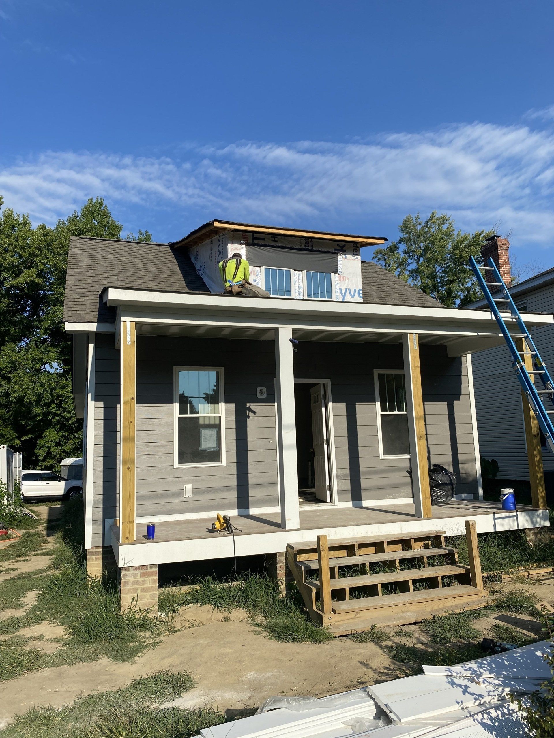 Image of RETEX’s Caleb Hennon volunteering with Richmond Habitat for Humanity in August 2022.