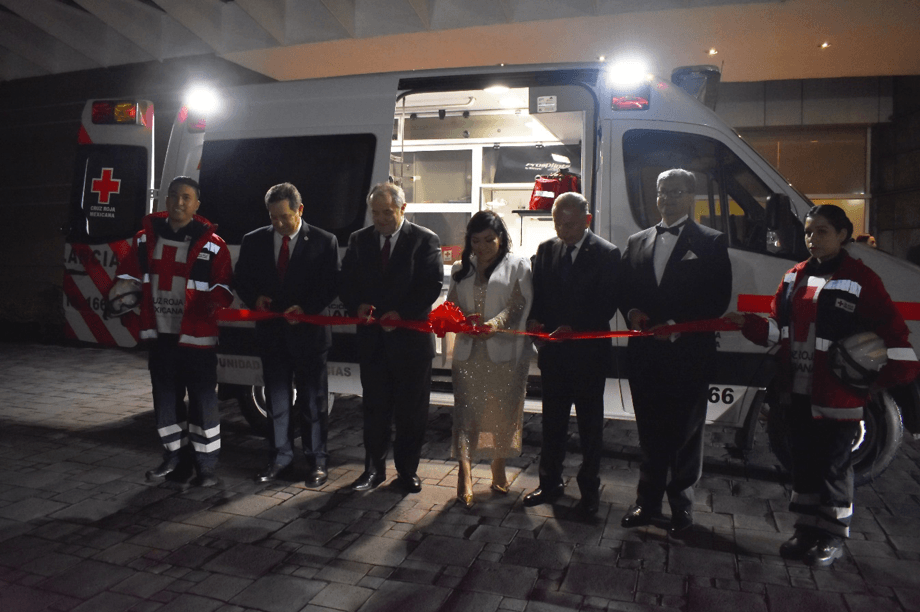 Entregan de Ambulancia a Cruz Roja Monterrey