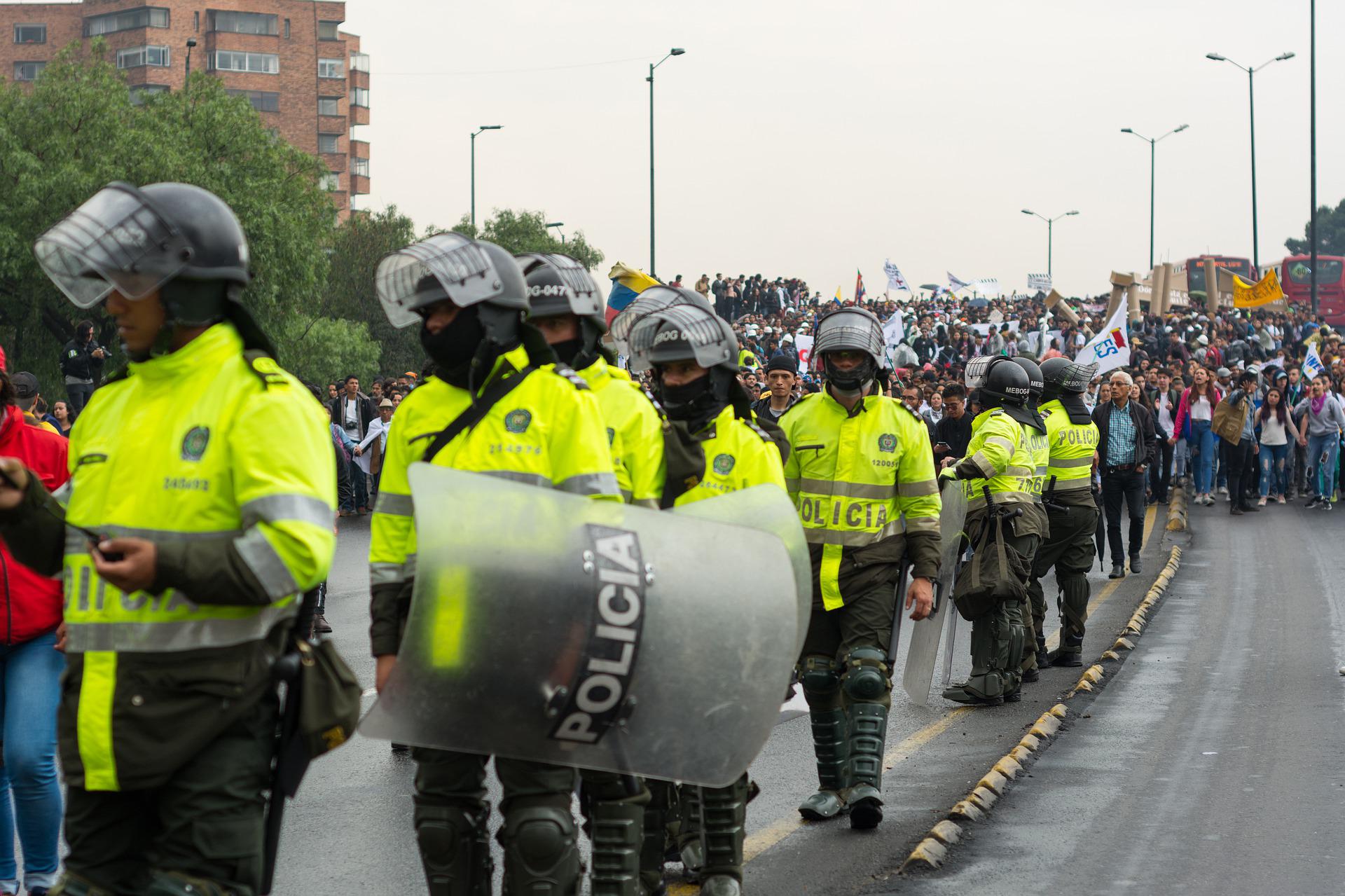 Policía Colombia Protesta Marcha Resistencia