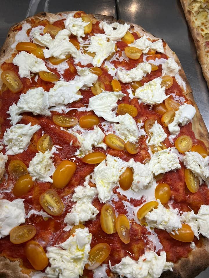 PIzza alla pala pachino e stracciatella