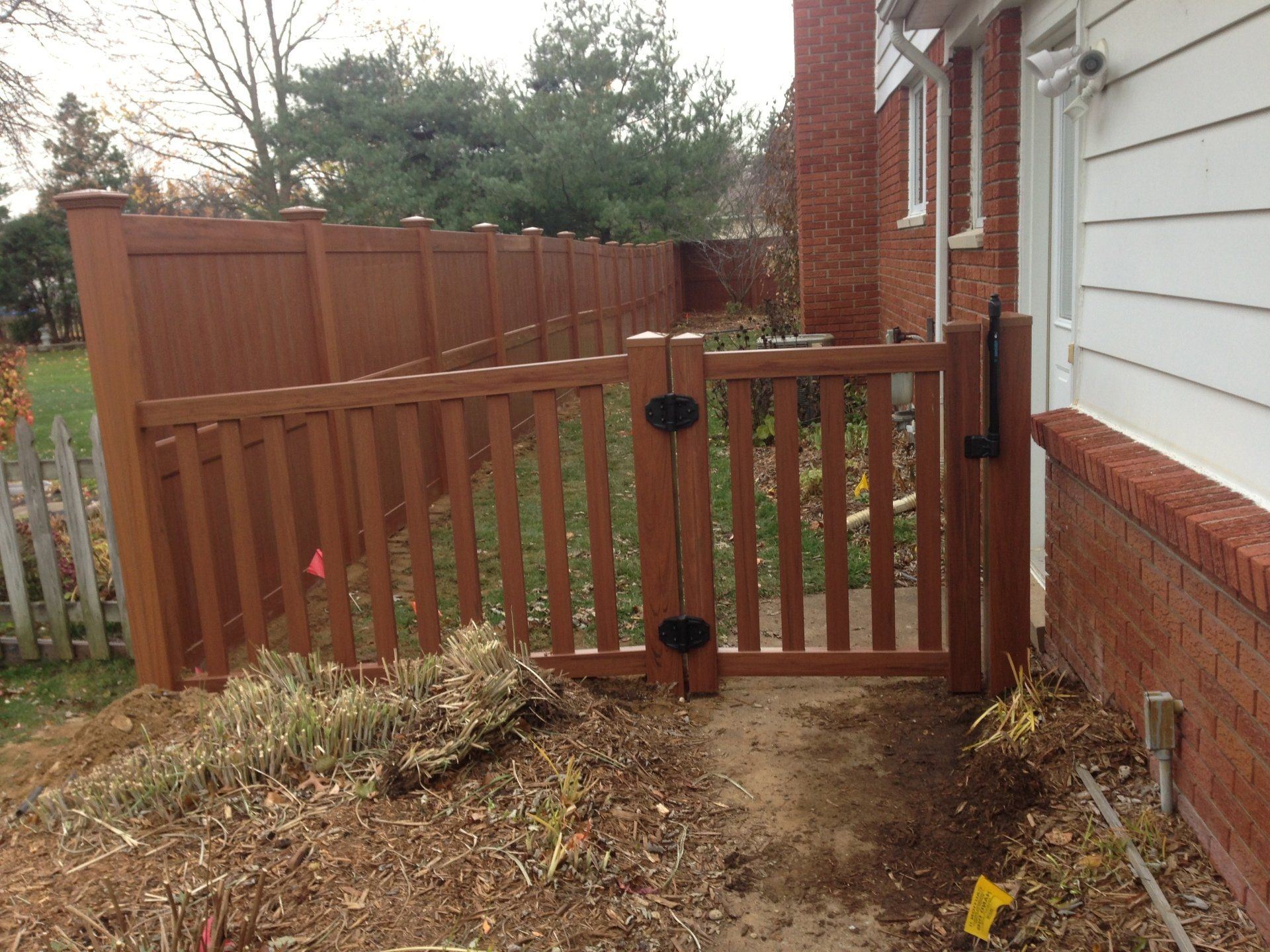 Vinyl Fences ─ Vinyl in Township, MI