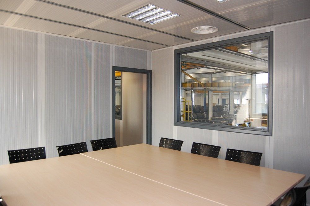 cabina fonoisolante dentro l'industria