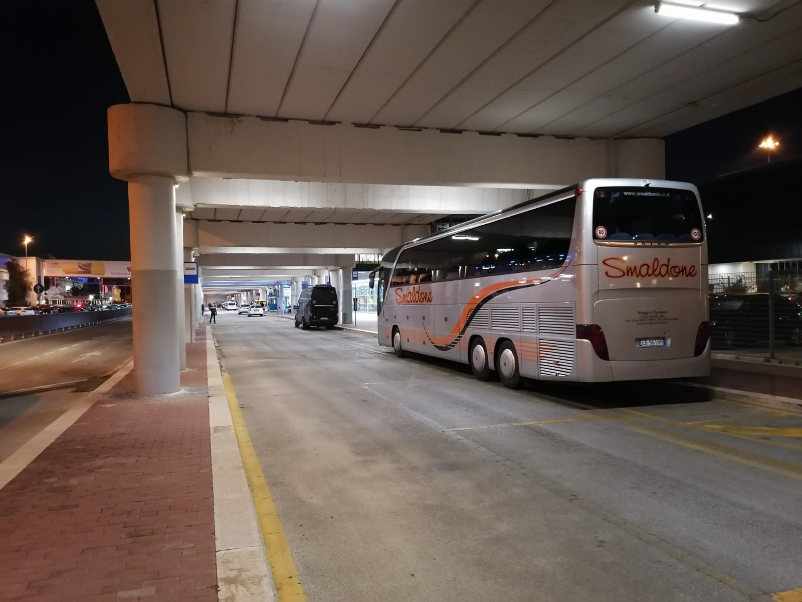 bus turistico verso aereoporto