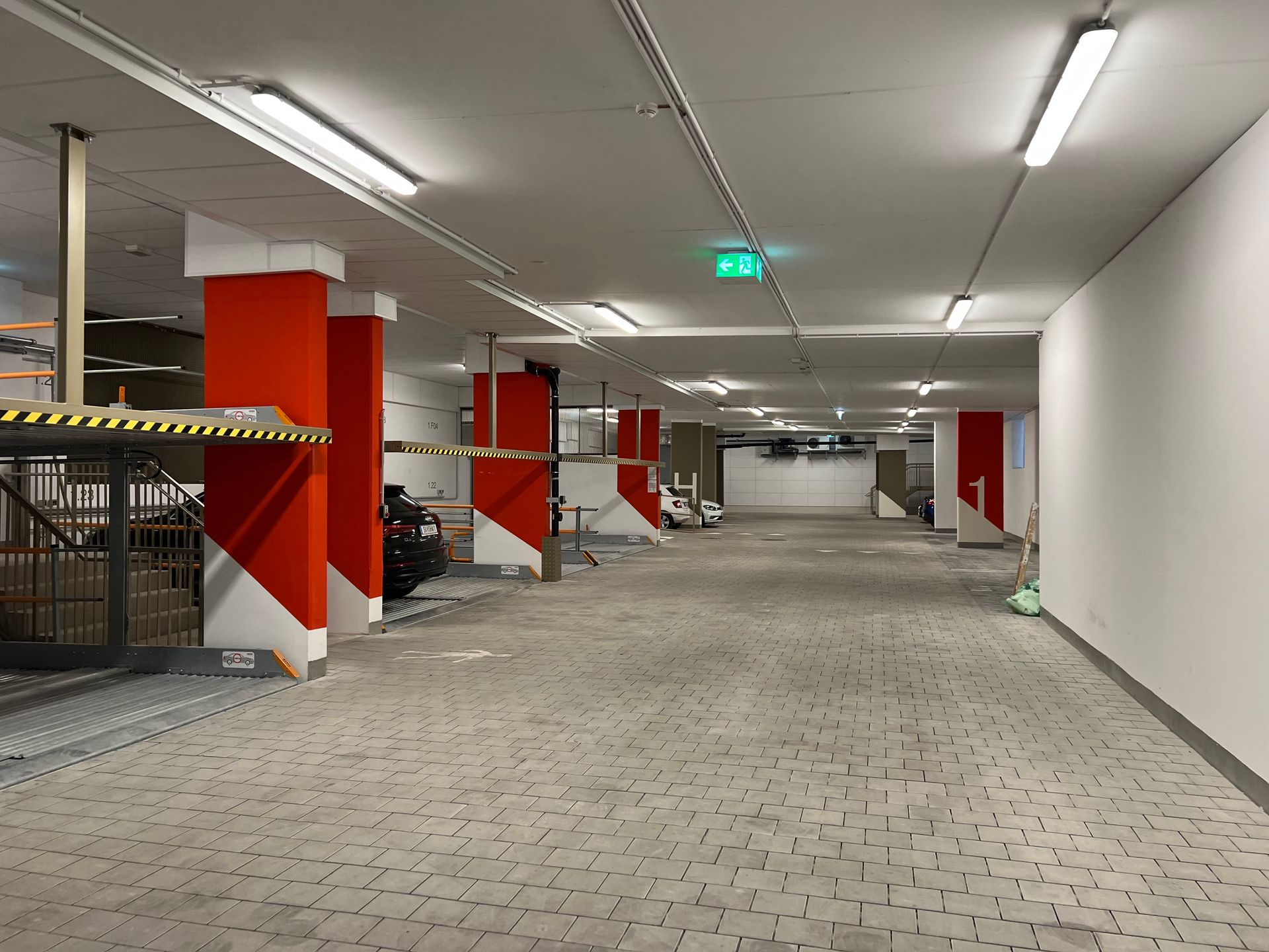 Referenz - Malerarbeiten Tiefgarage