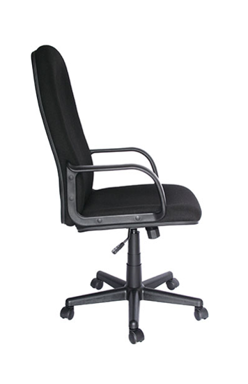 Una silla de oficina negra con el número 1 en ella