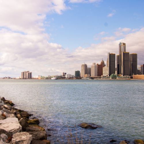 Top Detroit Magnet Fishing Spots for Beginners