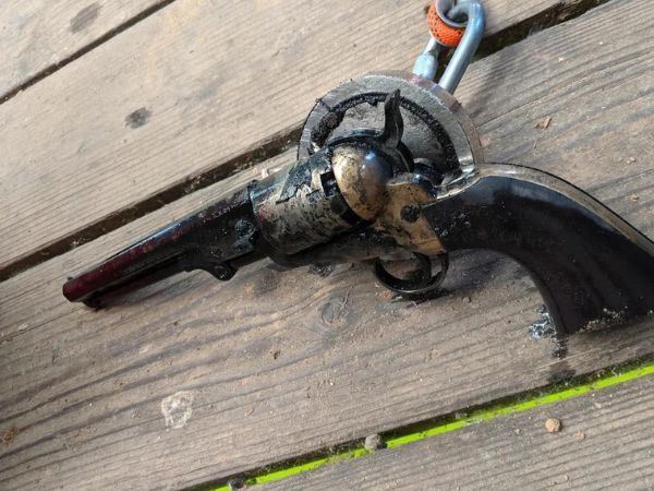 revolver found magnet fishing