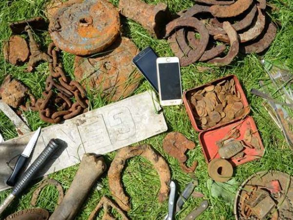 odd assortment of things found magnet fishing