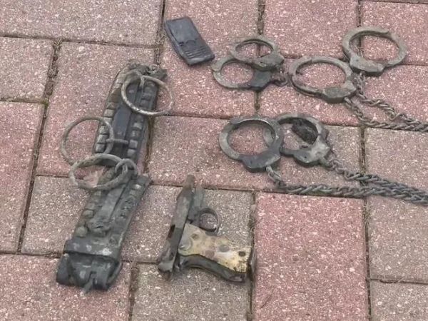 guns & handcuffs found magnet fishing