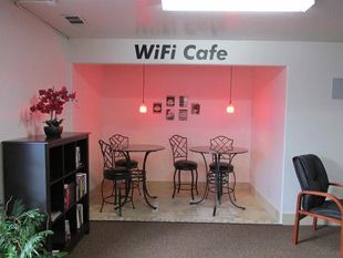 Wi-Fi Cafe Image | Henderson's Line-Up Brake & RV Inc.