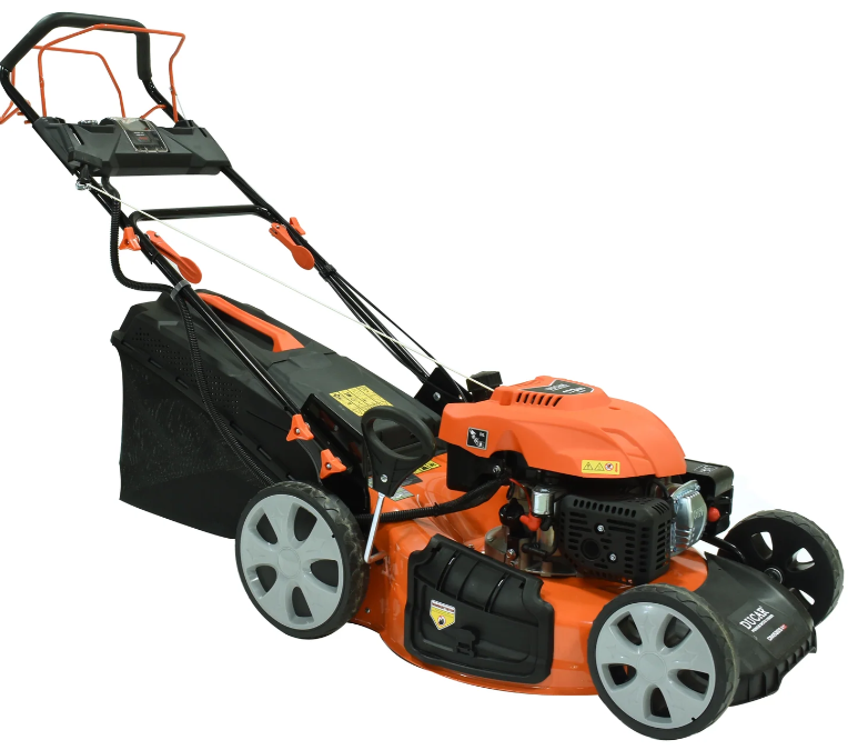 Une tondeuse à gazon orange et noire avec un sac noir