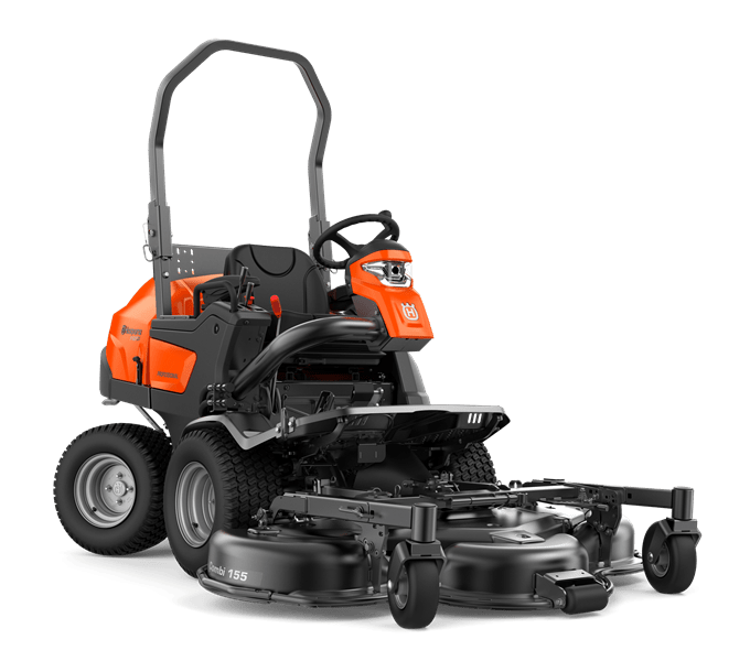 Une tondeuse à gazon est posée sur une surface blanche.