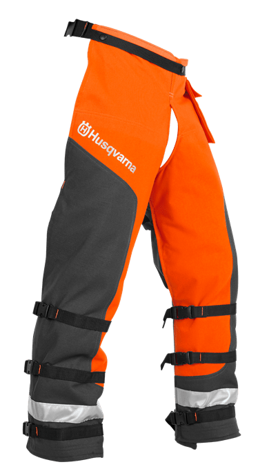 Une paire de chaps husqvarna orange et gris sur fond blanc