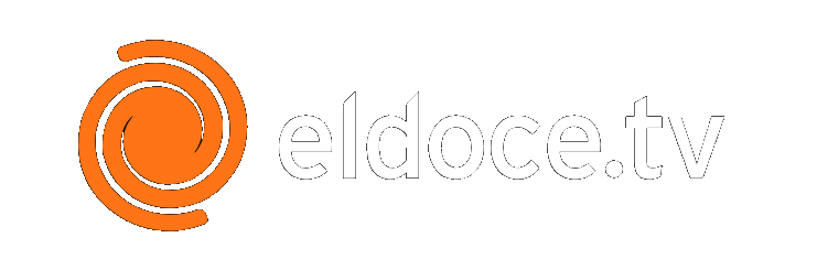 Un logotipo para eldoce.tv con un remolino naranja sobre un fondo blanco.