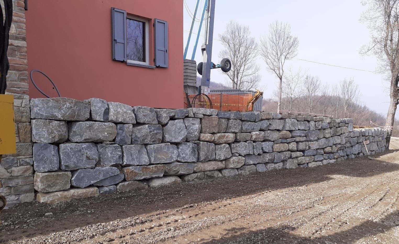 FORMAZIONE MURO IN SASSI A SECCO