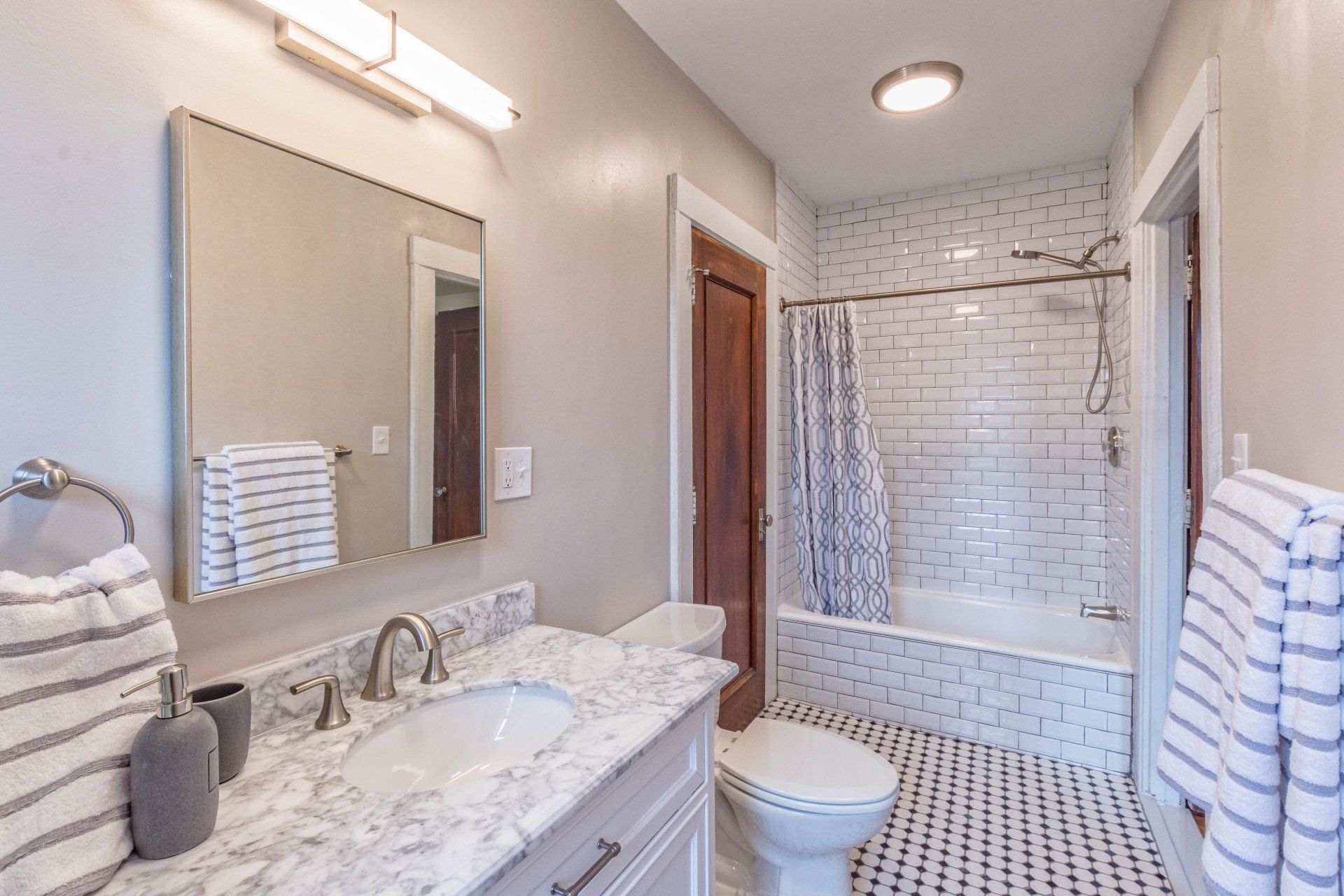 View Normandie Apartments photo gallery