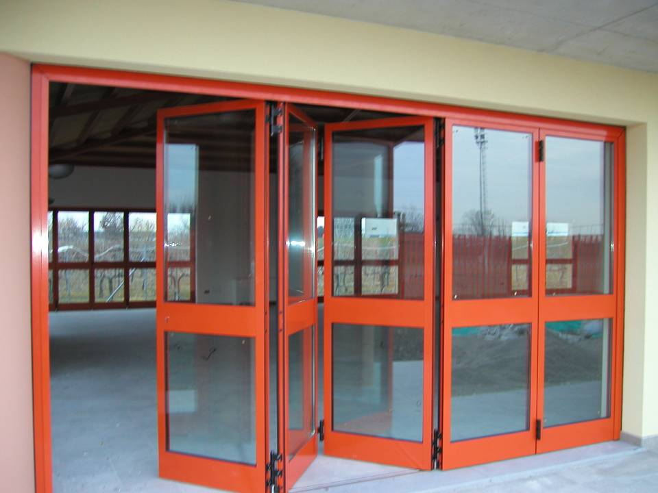 installazione di vetrate pieghevoli