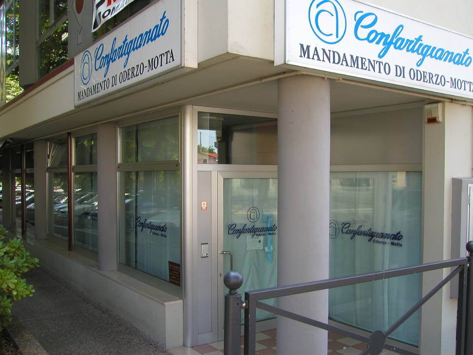 Portoni industriali per industrie