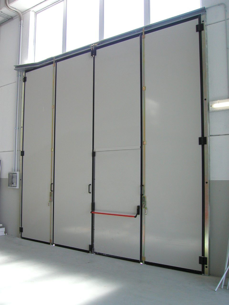 installazione di porte tagliafuoco