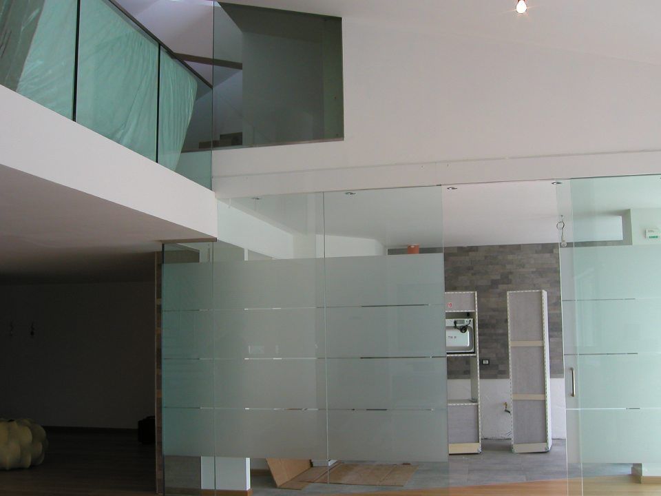 installation of movable walls for offices