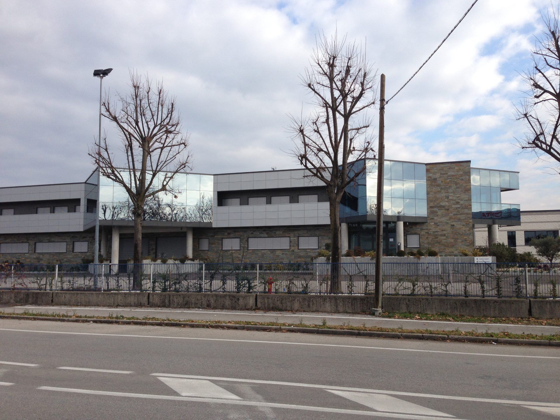 Infissi a battente e con taglio termico