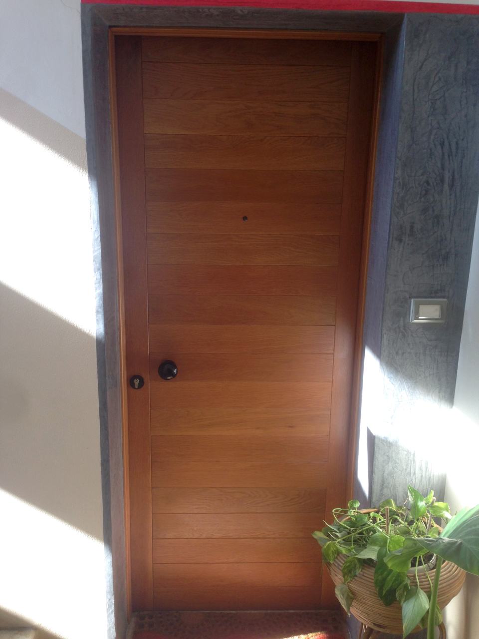 realizzazione di porte in legno