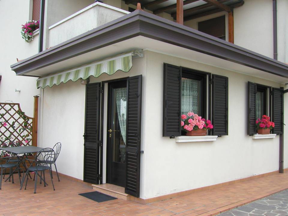 progettazione di porte basculanti