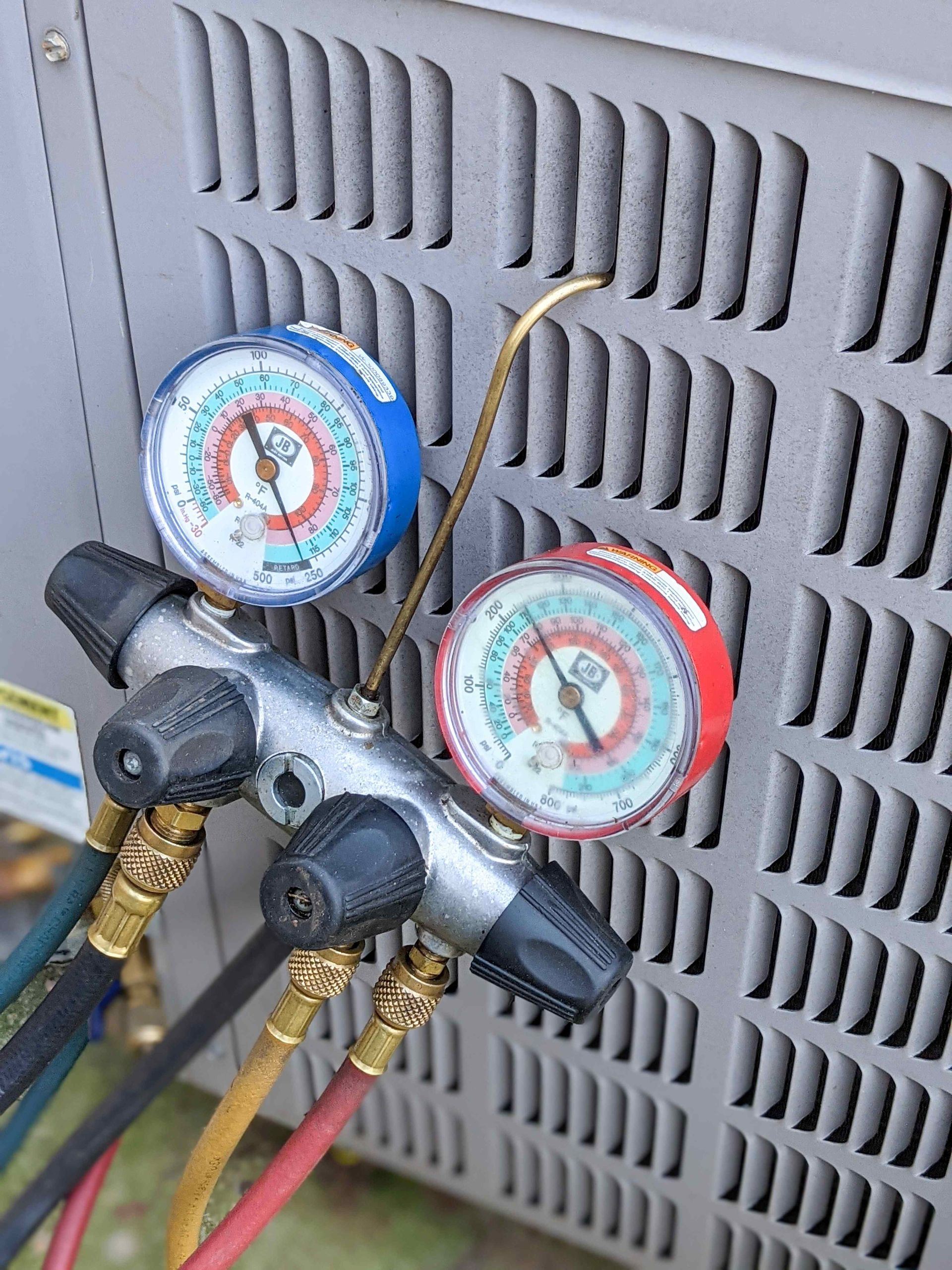 An AC gauge device