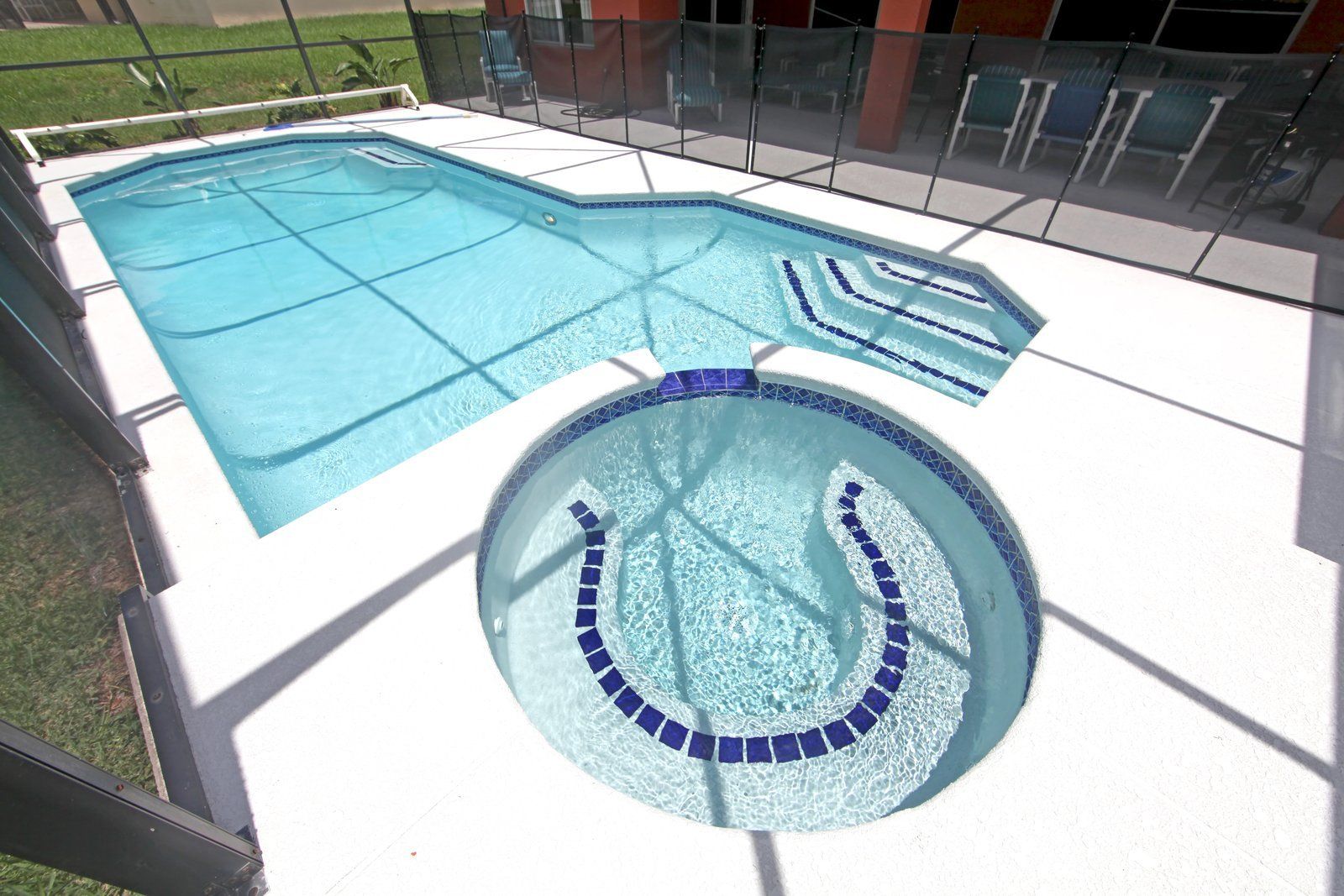 outdoor pool with screens