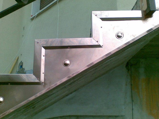 rivestimento isolante per scala