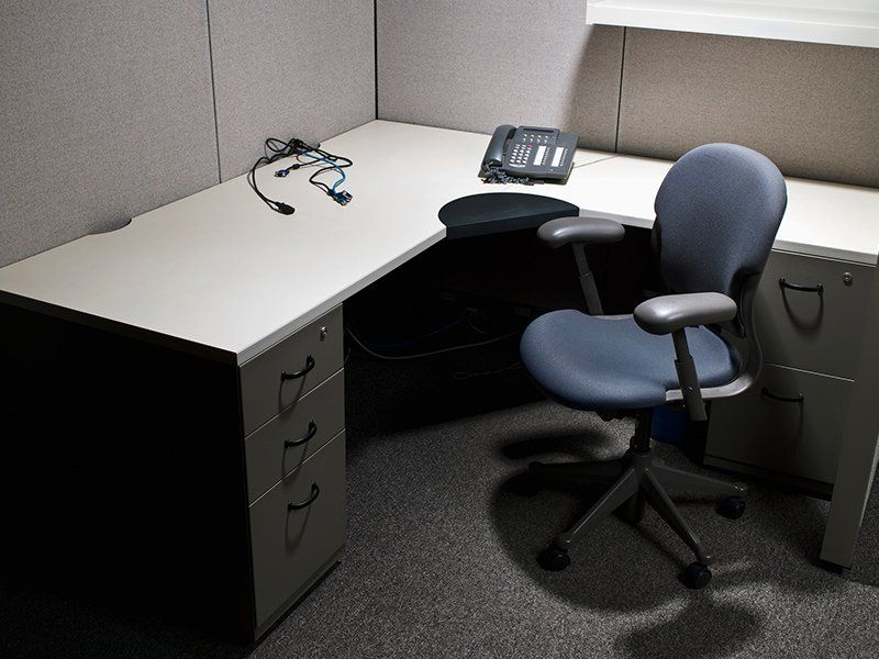 L-Shaped Desk — Anoka, MN — Dynamic Office Services