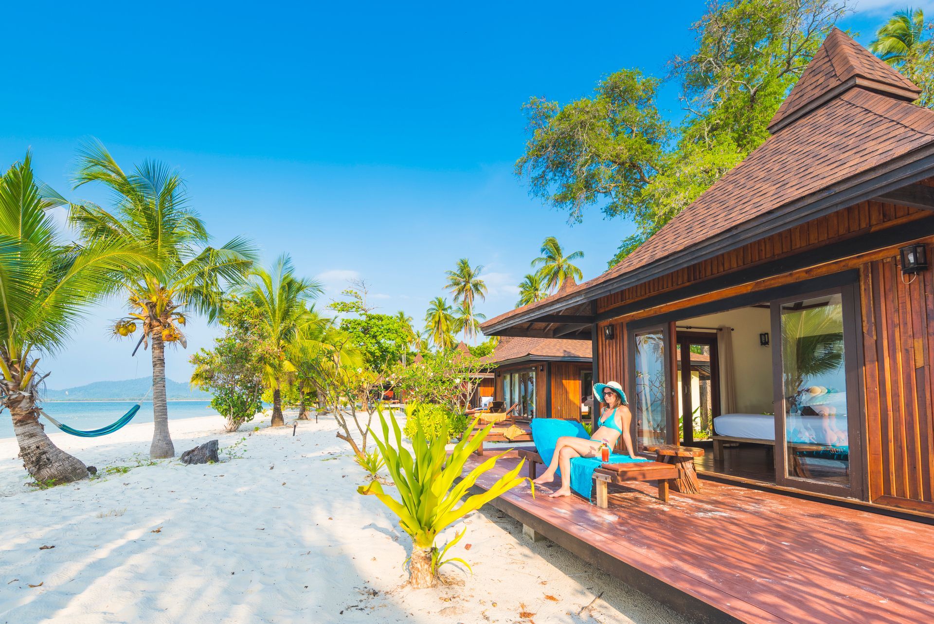 Beautiful Woman Looking Away At The Beach — Sevierville, TN — Your Ticket to Travel