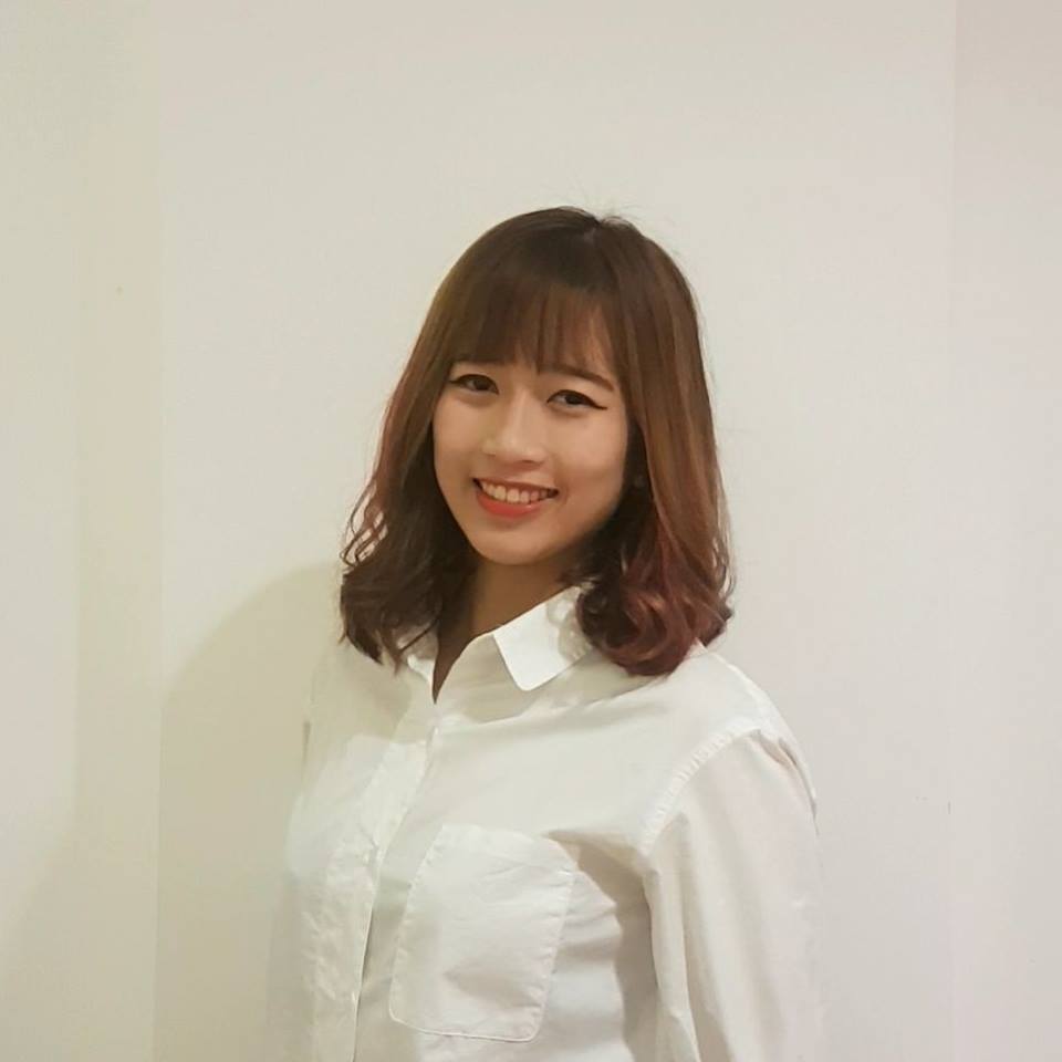 A Vietnamese female professional employed by Heineken