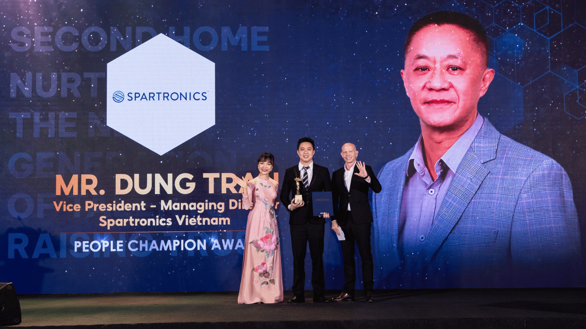 Spartronics accepting Vietnam Excellence Award