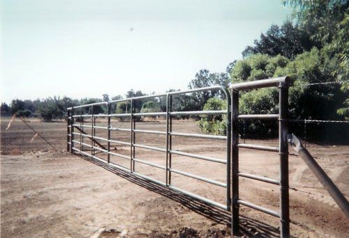 32 foot Double gate W- 5-rail brace