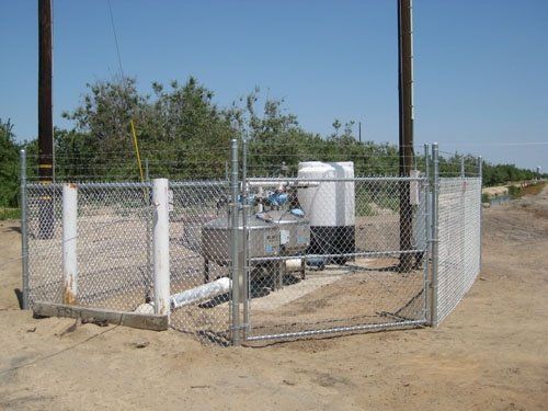 6 foot Chainlink w-Barbwire-2